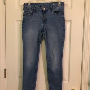 Women’s mid-rise rockstar skinny jean